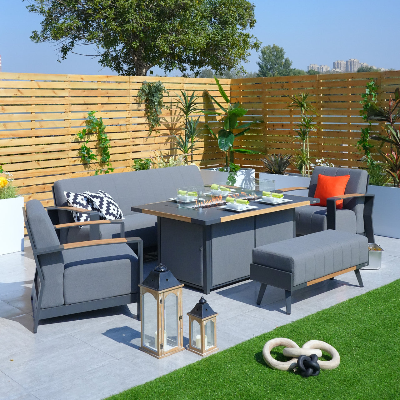 How Our Outdoor Furniture Achieves Waterproofing and Durability
