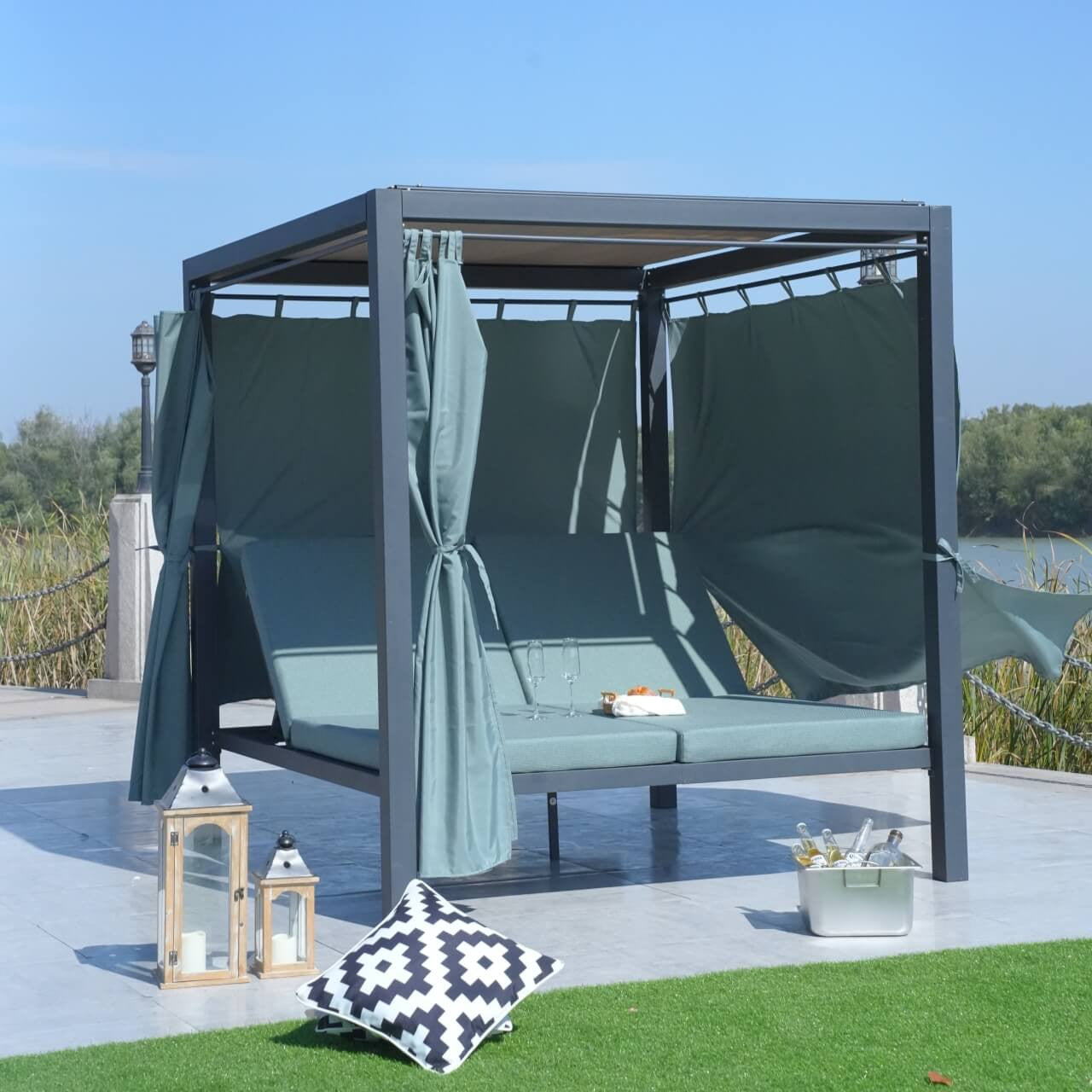 2-Person Outdoor Patio Wicker Sunbed Daybed with Celadon Curtain and Covers