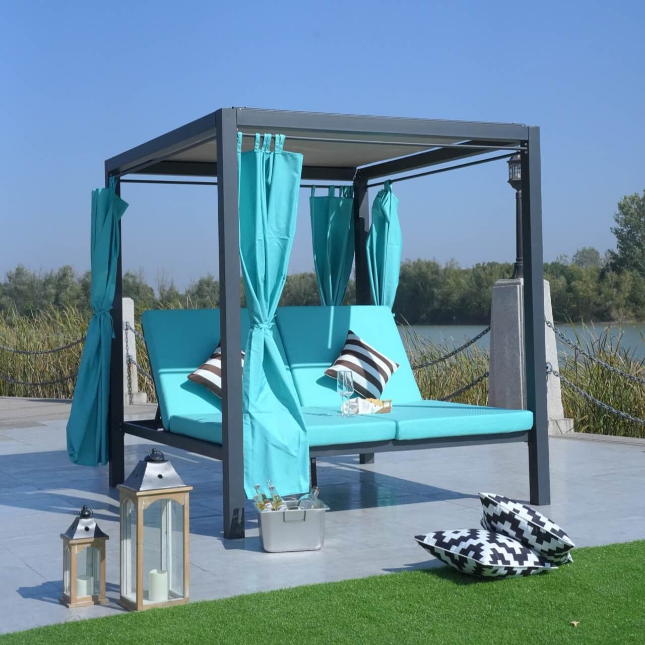 2-Person Outdoor Patio Wicker Sunbed Daybed with Cyan Curtain and Covers