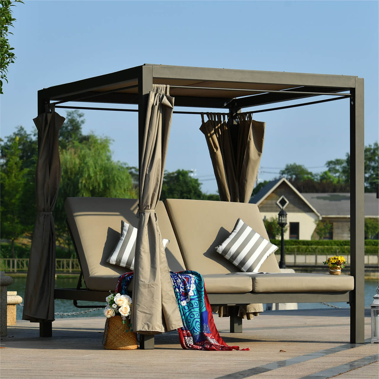 2-Person Outdoor Patio Wicker Sunbed Daybed with Brown Curtain and Covers