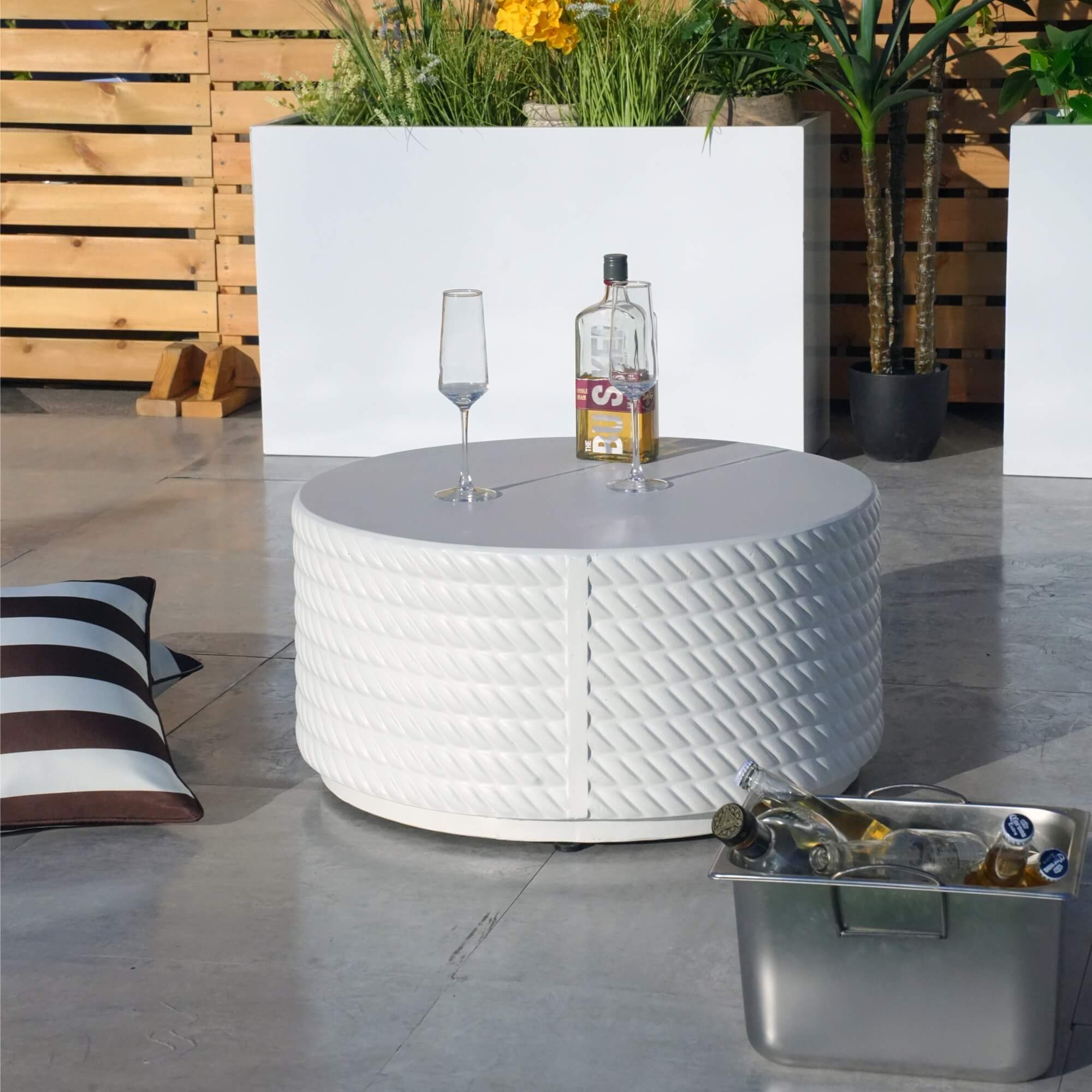 White Waterproof Fashionable Coffee Table – Stylish and Practical Indoor Accent