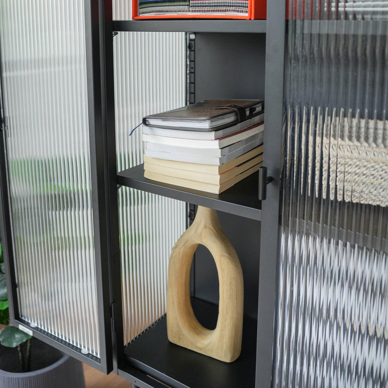 Iron peeping glass storage cabinets are available in a variety of colors