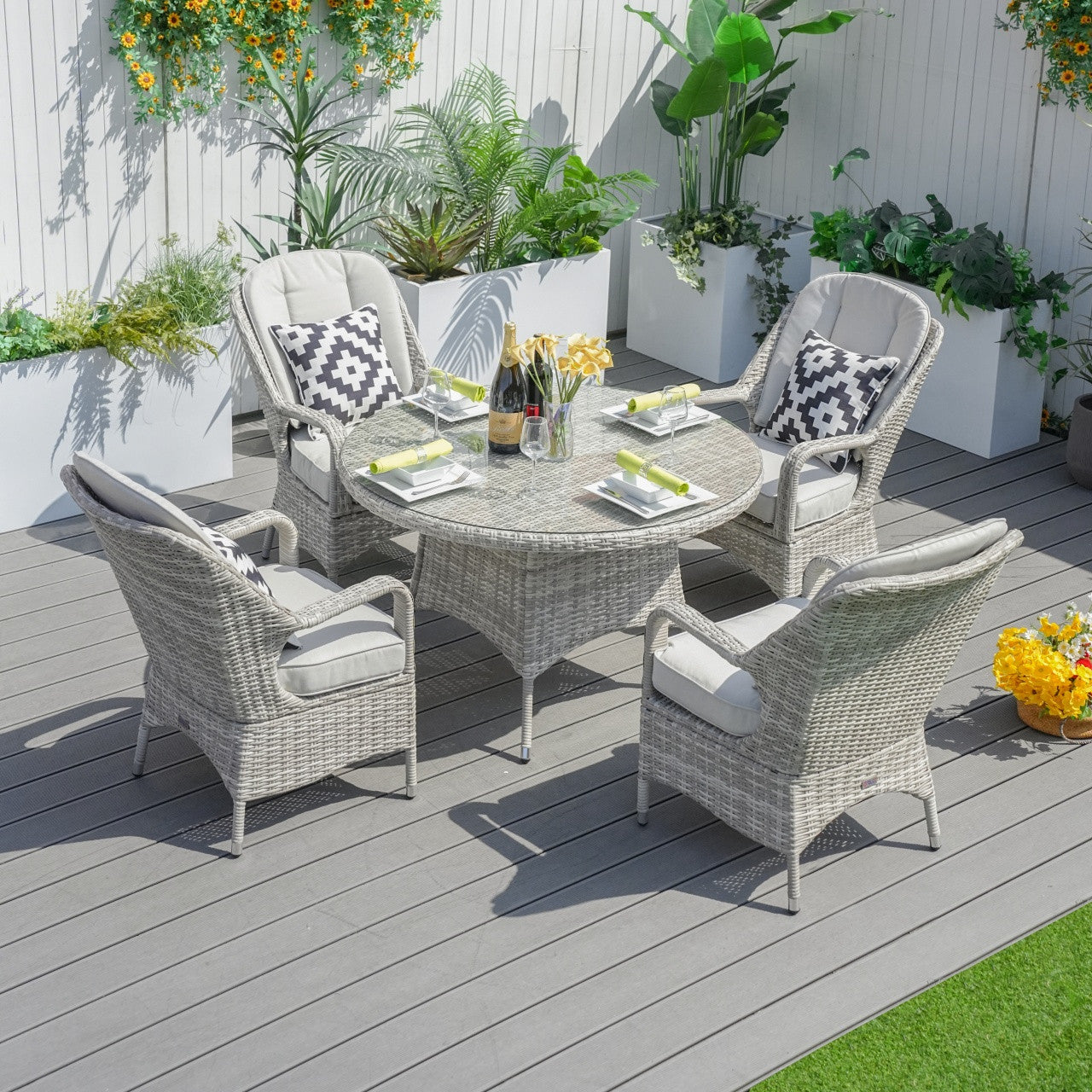 Parma 4-Seat Outdoor Dining Set – Round Dining Table (PAD-1709)