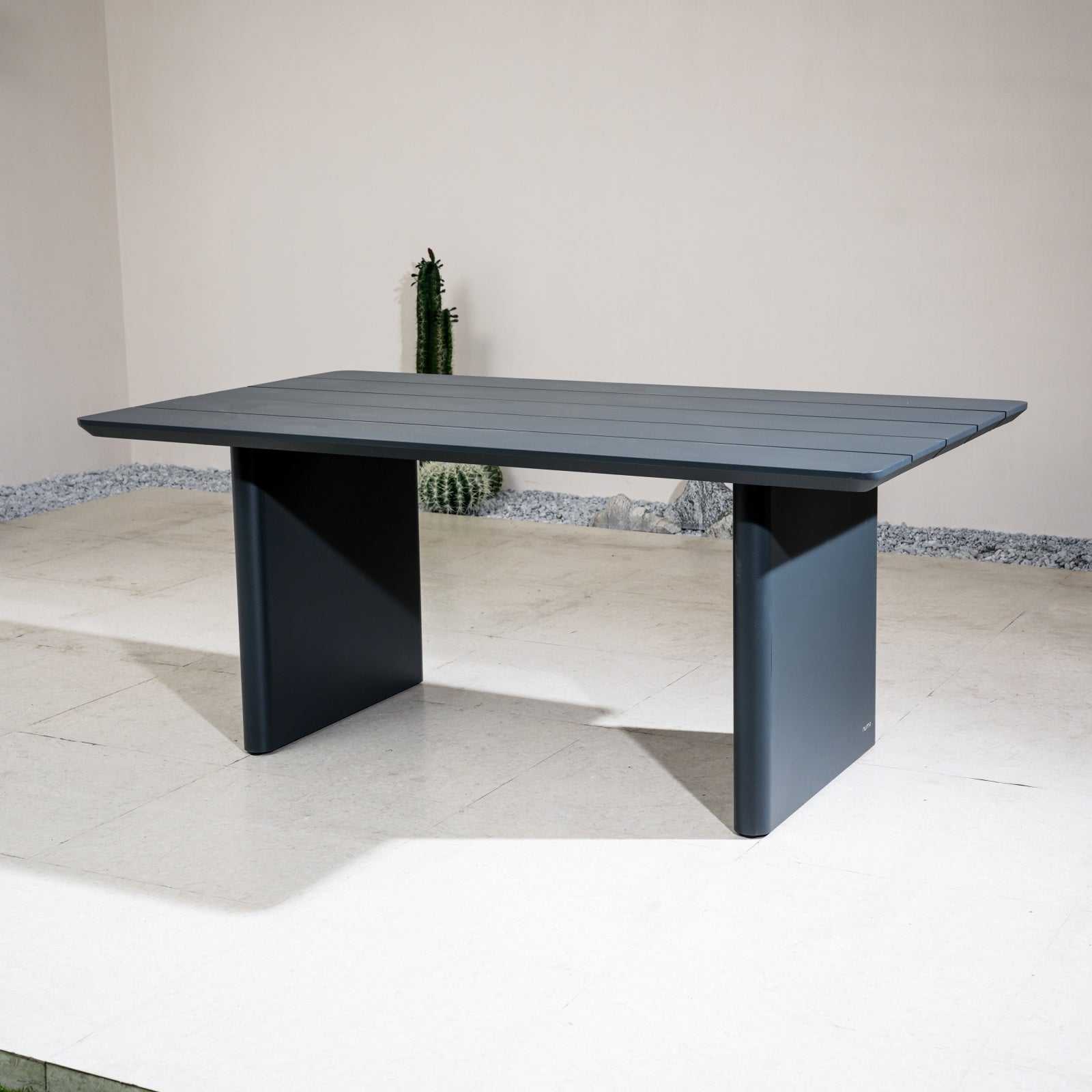 Numa-Style Calma Aluminium 6-Seat Dining Table