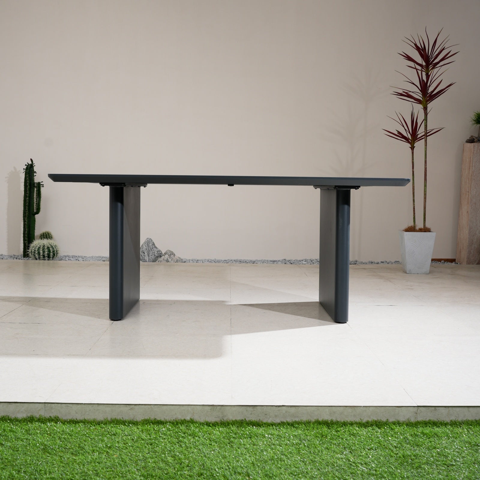 Numa-Style Calma Aluminium 6-Seat Dining Table