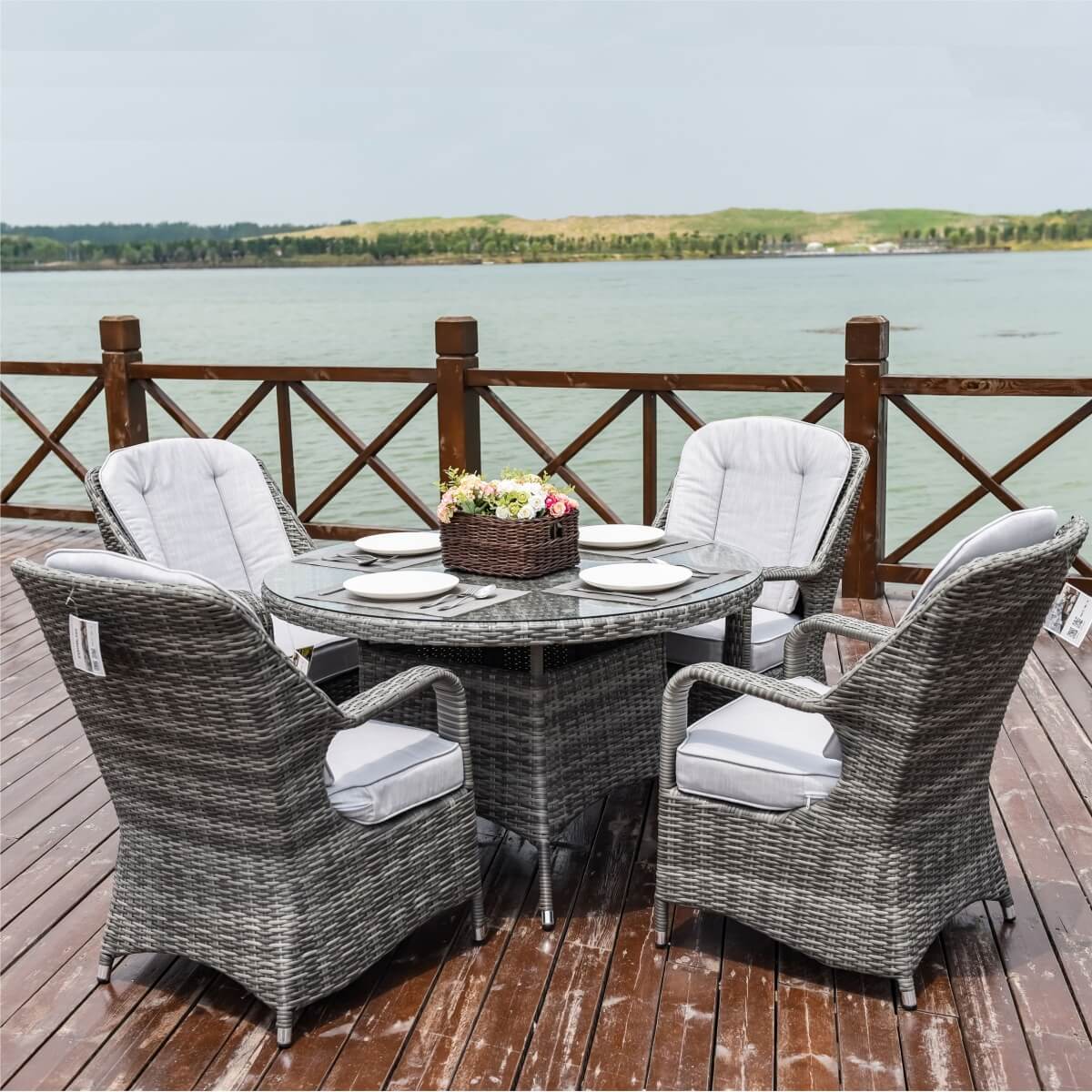 Parma 4-Seat Outdoor Dining Set – Round Dining Table (PAD-1709+009)